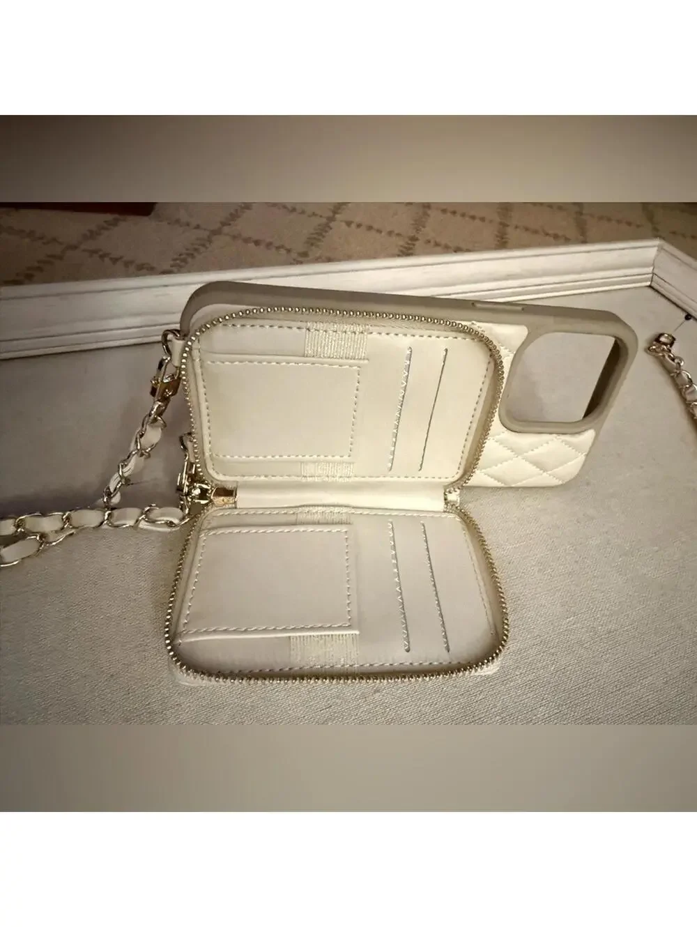 Custype quilted cream iPhone 15 pro Max Crossbody Case w sunglass case NWOT